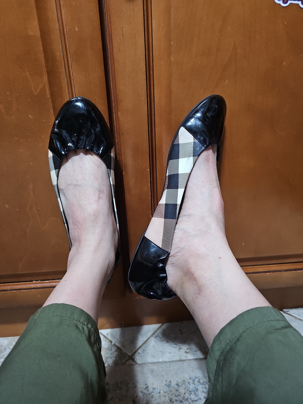 Burberry Black Patent & Beige Plaid Ballet Flats - Women